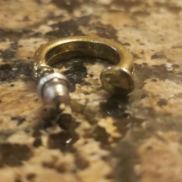 Vintage Golden Small Hoop Earring - Picture 6 of 6